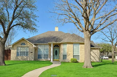 321 Tanglewood St, Denton, TX 76207