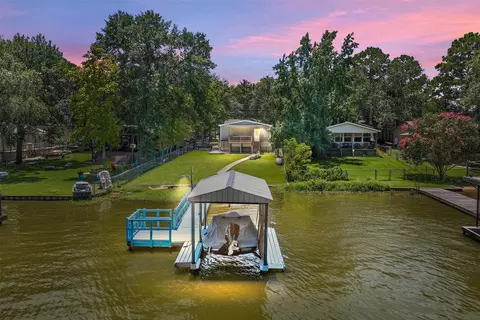 136 Thunderbird Dr, Mabank, TX 75156