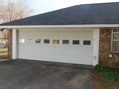Exterior - 604 NW 7th St, Springhill, LA 71075 photo 6 of 10