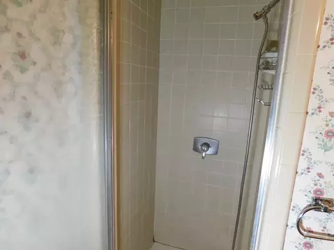 Bath - 604 NW 7th St, Springhill, LA 71075 photo 5 of 6