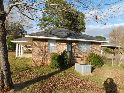 Exterior - 604 NW 7th St, Springhill, LA 71075 photo 2 of 10