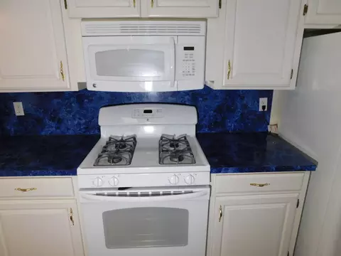 Kitchen - 604 NW 7th St, Springhill, LA 71075 photo 2 of 3