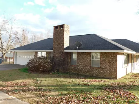 Exterior - 604 NW 7th St, Springhill, LA 71075 photo 5 of 10