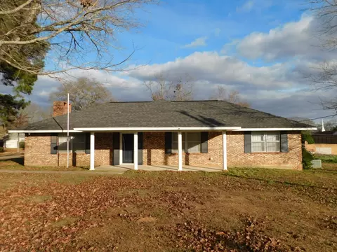 604 NW 7th St, Springhill, LA 71075