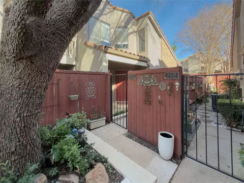 4242 N Capistrano Dr #204, Dallas, TX 75287