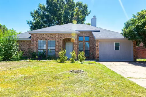 600 Benedict Ln, Arlington, TX 76002