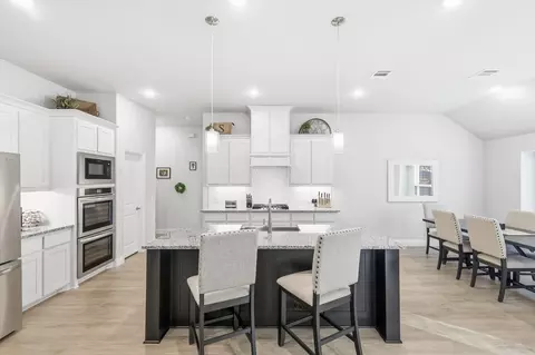 1125 Cardinal Dr, Midlothian, TX 76065