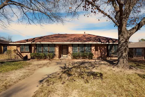 525 Danny Dr, Desoto, TX 75115