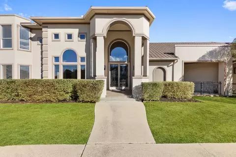 1202 Regents Park Ct, Desoto, TX 75115