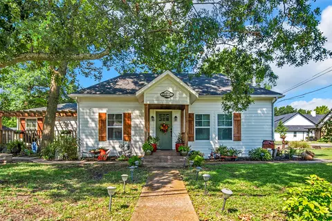182 Douglas St, Van Alstyne, TX 75495