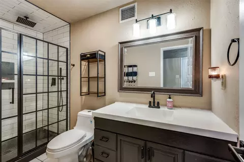 3108 Spring Valley Dr, Bedford, TX 76021