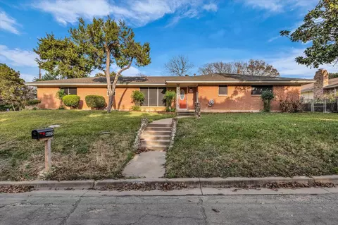 Exterior - 4325 Shady Glen Dr, Waco, TX 76708 photo 5 of 7