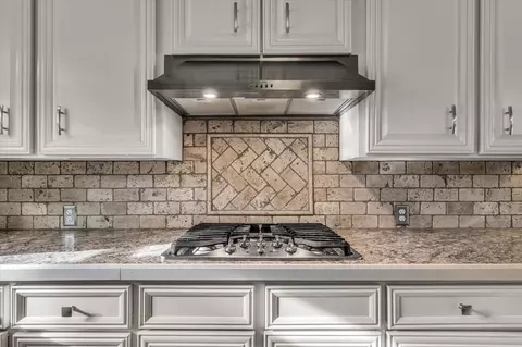 Kitchen - 4325 Shady Glen Dr, Waco, TX 76708 photo 4 of 4