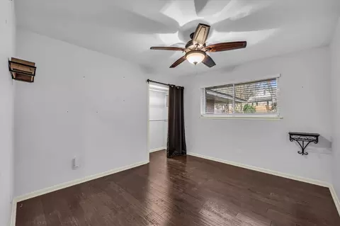 Bedroom - 4325 Shady Glen Dr, Waco, TX 76708 photo 4 of 8