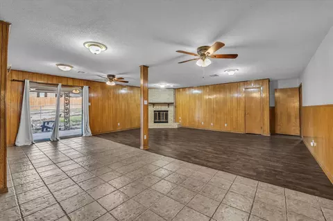 Living - 4325 Shady Glen Dr, Waco, TX 76708 photo 3 of 5