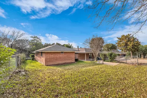 Exterior - 4325 Shady Glen Dr, Waco, TX 76708 photo 3 of 7