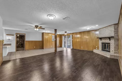 Living - 4325 Shady Glen Dr, Waco, TX 76708 photo 1 of 5