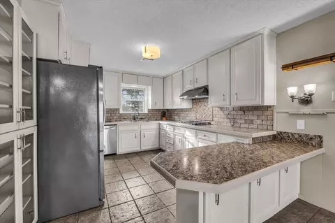 Kitchen - 4325 Shady Glen Dr, Waco, TX 76708 photo 1 of 4