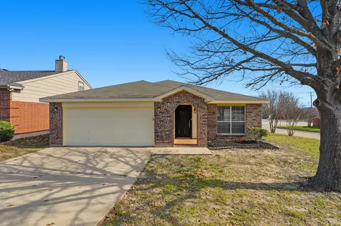2717 Castro Ln, Fort Worth, TX 76108