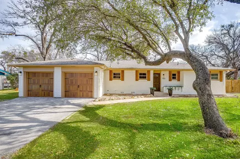 103 Vanshire Rd W, Lakeside, TX 76108