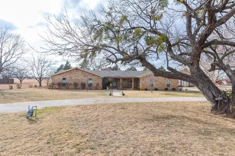 Exterior - 476 Scott St, Tye, TX 79563 photo 2 of 9