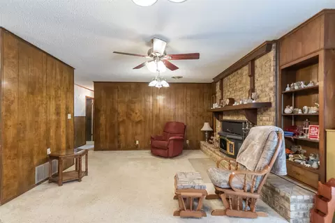 Living - 476 Scott St, Tye, TX 79563 photo 3 of 3