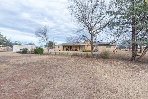 Exterior - 476 Scott St, Tye, TX 79563 photo 8 of 9