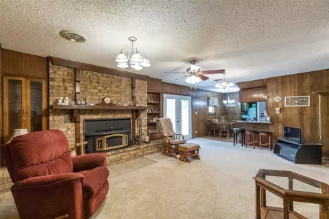 Living - 476 Scott St, Tye, TX 79563 photo 2 of 3