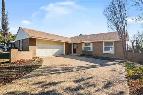 918 Sleepy Hollow Dr, Garland, TX 75043