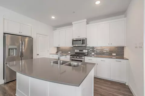 Kitchen - 405 Matchbox St, Argyle, TX 76226 photo 2 of 4
