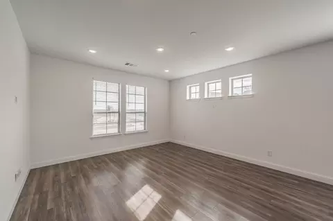 Living - 405 Matchbox St, Argyle, TX 76226 photo 2 of 3