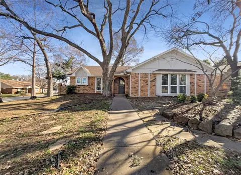 2201 Shady Meadow Ct, Arlington, TX 76013