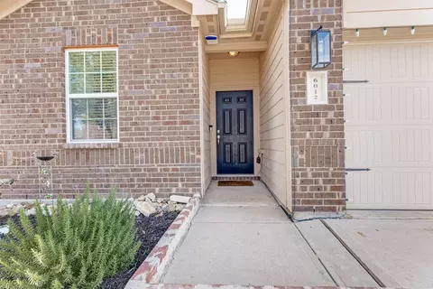 6012 Amber Cliff Ln, Fort Worth, TX 76179