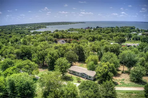 3910 High Land Dr, Lone Oak, TX 75453