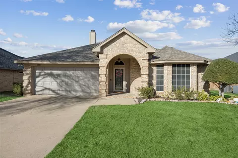 6641 Sunny Hill Dr, Watauga, TX 76148