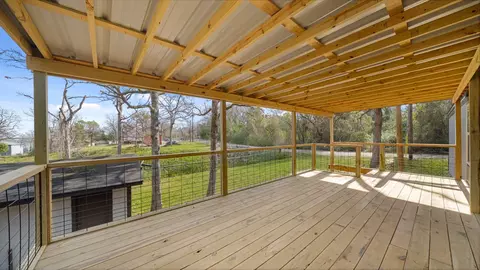 721 Queens Dr, Tool, TX 75143