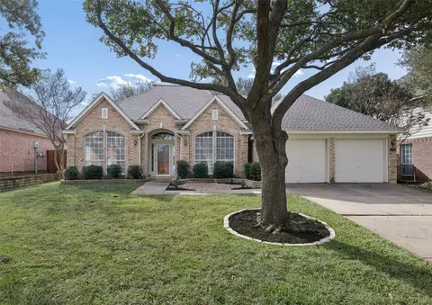 2113 Brentcove Dr, Grapevine, TX 76051