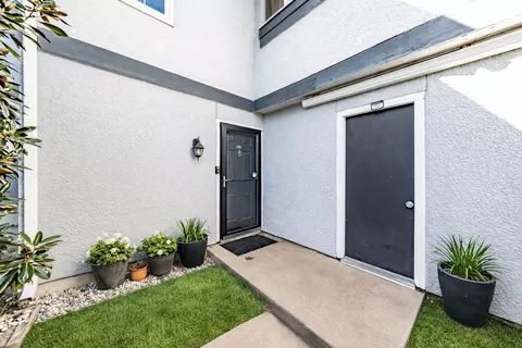 623 Ridgeline Dr, Hurst, TX 76053
