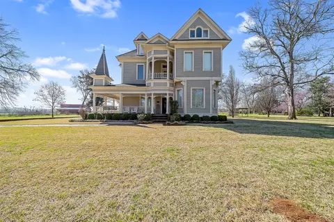 406 S Hunter St, Bullard, TX 75757