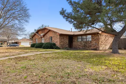 2736 Chebi Ln, Denton, TX 76209