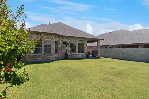Exterior - 1216 8th St, Argyle, TX 76226 photo 3 of 5