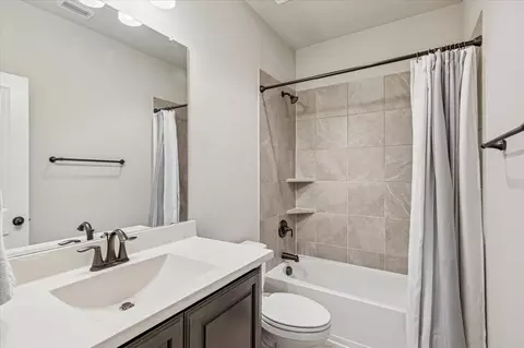 Bath - 1216 8th St, Argyle, TX 76226 photo 3 of 4