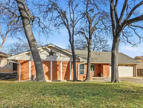 5717 Overridge Ct, Arlington, TX 76017