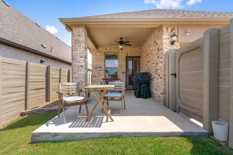 Exterior - 716 Lamp Post Ln, Argyle, TX 76226 photo 3 of 7