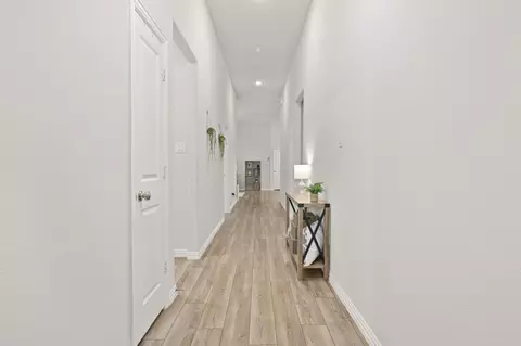 Entry Way - 716 Lamp Post Ln, Argyle, TX 76226 photo 2 of 4