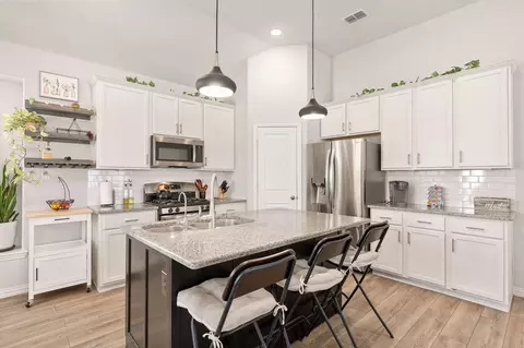 Kitchen - 716 Lamp Post Ln, Argyle, TX 76226 photo 3 of 3