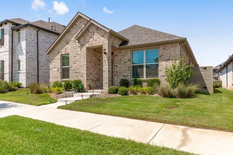 Exterior - 716 Lamp Post Ln, Argyle, TX 76226 photo 6 of 7