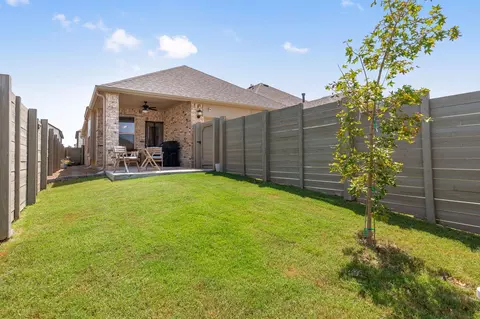 Exterior - 716 Lamp Post Ln, Argyle, TX 76226 photo 4 of 7