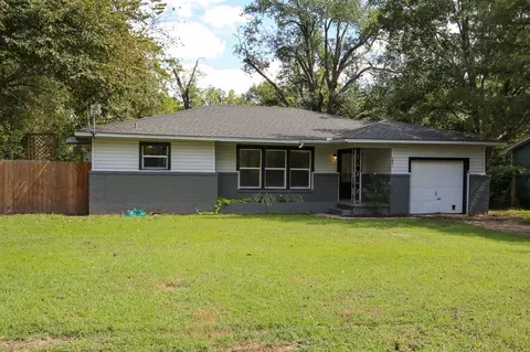1004 Pecan St, Canton, TX 75103