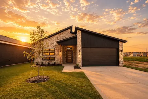 110 Hesed St, Greenville, TX 75402